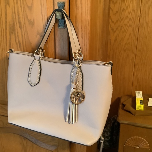 MK Purse - Picture 2 of 7